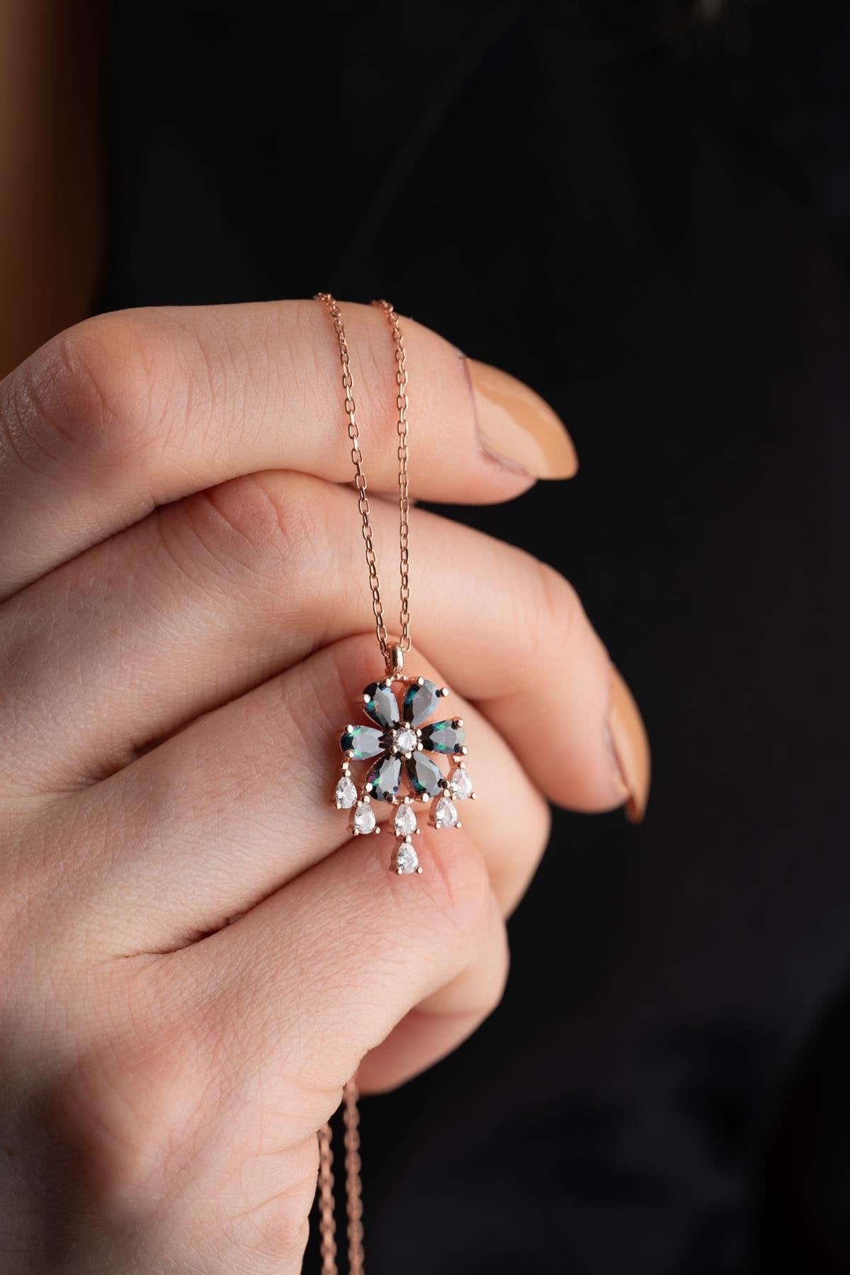 Mystic topaz Stone Hanging Model Necklace