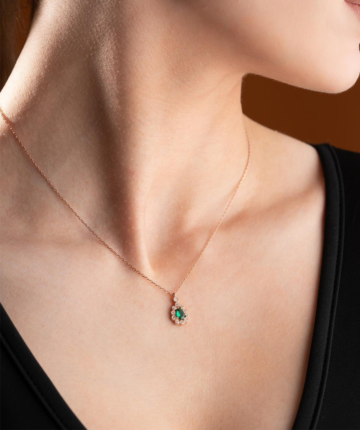 Emerald Stone Mount Drop Necklace