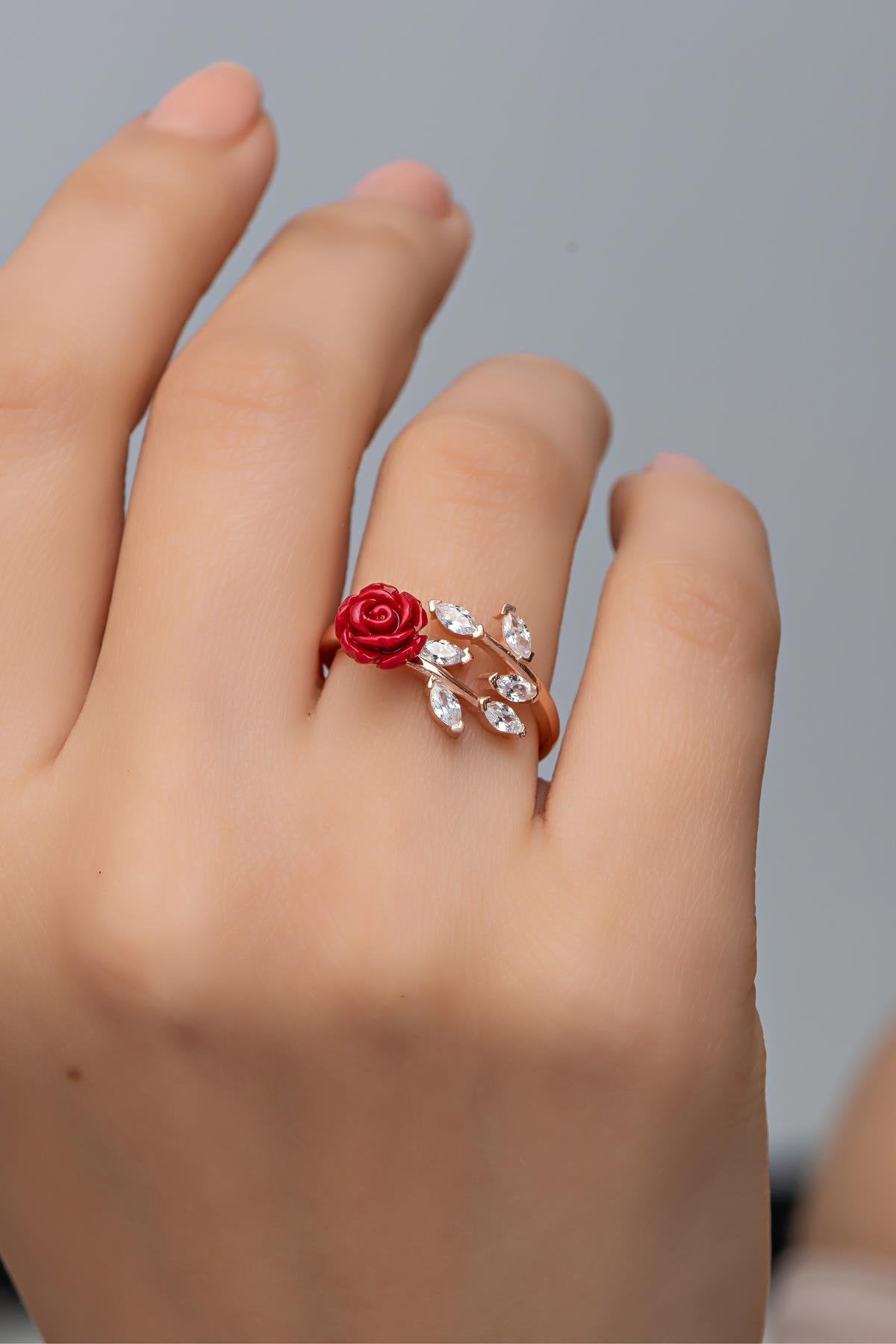Ivy Model Red Rose Ring