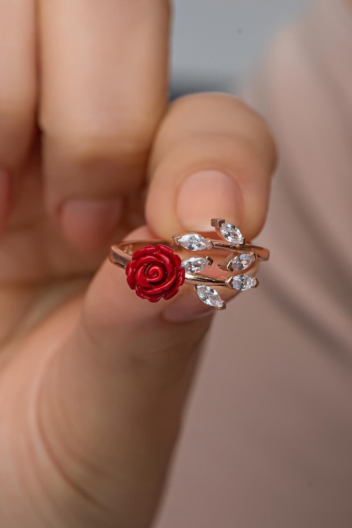 Ivy Model Red Rose Ring